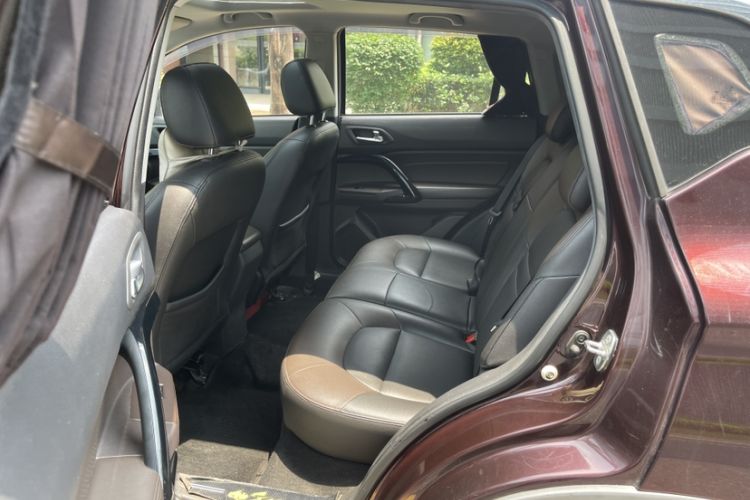 Used GAC Trumpchi GS4 2016 235T G-DCT Elite Edition Interior 4