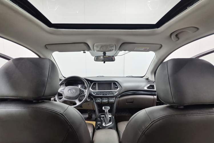 Used GAC Trumpchi GS4 2016 235T G-DCT Luxury Edition Interior 8