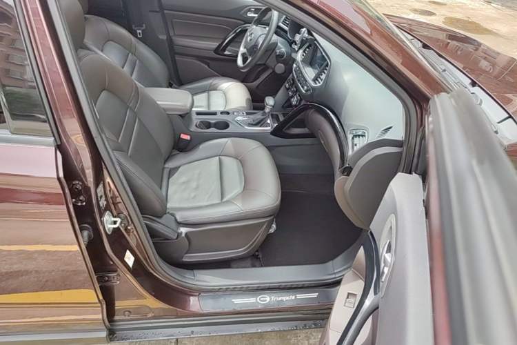Used GAC Trumpchi GS4 2016 235T G-DCT Luxury Edition Right Front Seat
