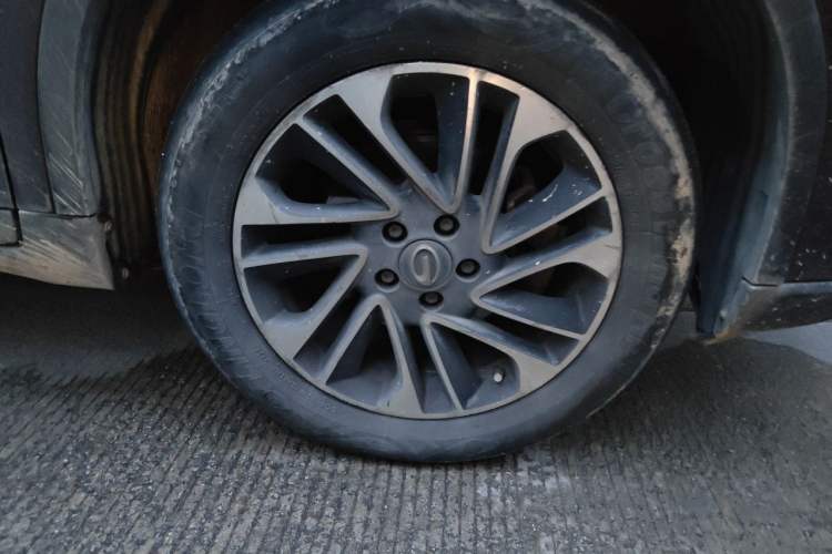Used GAC Trumpchi GS4 2016 235T G-DCT Elite Edition Right Front Wheel Hub
