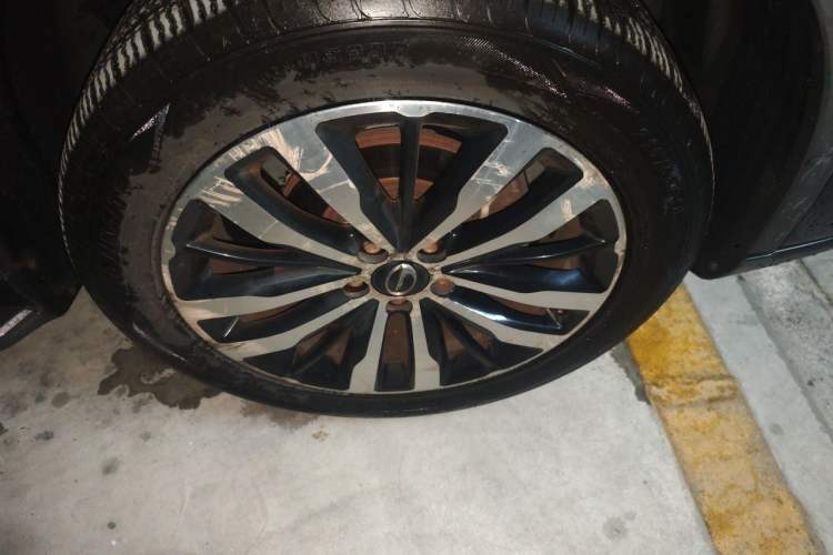 Used GAC Trumpchi GS4 2016 235T Manual Luxury Edition Right Front Wheel Hub