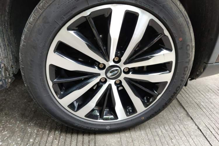 Used GAC Trumpchi GS4 2016 235T Manual Luxury Edition Right Front Wheel Hub
