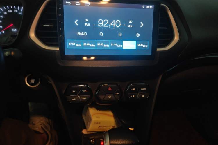 Used GAC Trumpchi GS4 2016 235T G-DCT Elite Edition Audio And AC Panel