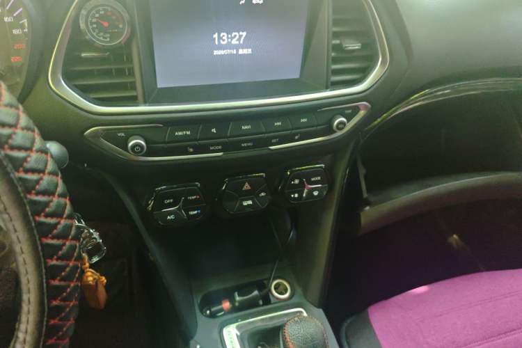 Used GAC Trumpchi GS4 2016 235T Manual Luxury Edition Audio And AC Panel