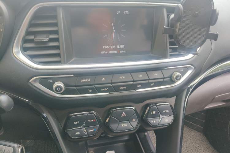 Used GAC Trumpchi GS4 2016 235T Manual Luxury Edition Audio And AC Panel