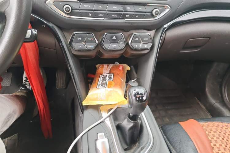 Used GAC Trumpchi GS4 2016 235T Manual Luxury Edition Audio And AC Panel