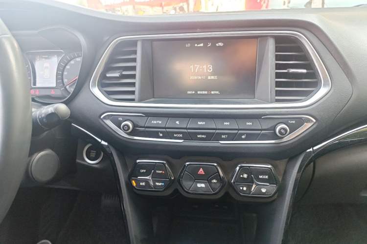 Used GAC Trumpchi GS4 2016 235T G-DCT Luxury Edition Audio And AC Panel