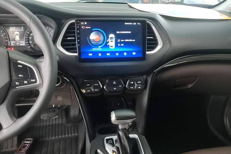 Used GAC Trumpchi GS4 2016 235T G-DCT Elite Edition Audio And AC Panel