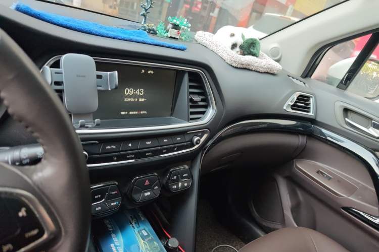 Used GAC Trumpchi GS4 2016 235T Manual Luxury Edition Audio And AC Panel