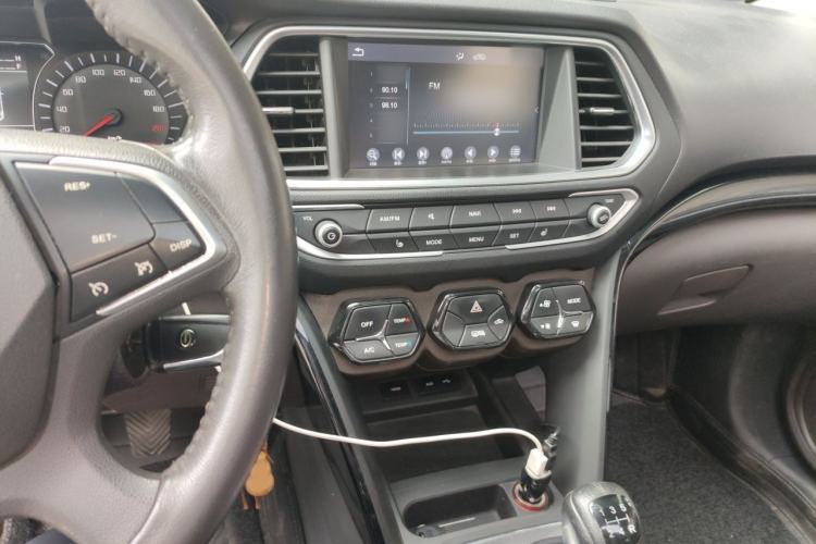 Used GAC Trumpchi GS4 2016 235T Manual Luxury Edition Audio And AC Panel