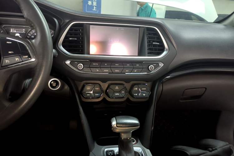 Used GAC Trumpchi GS4 2016 235T G-DCT Luxury Edition Audio And AC Panel