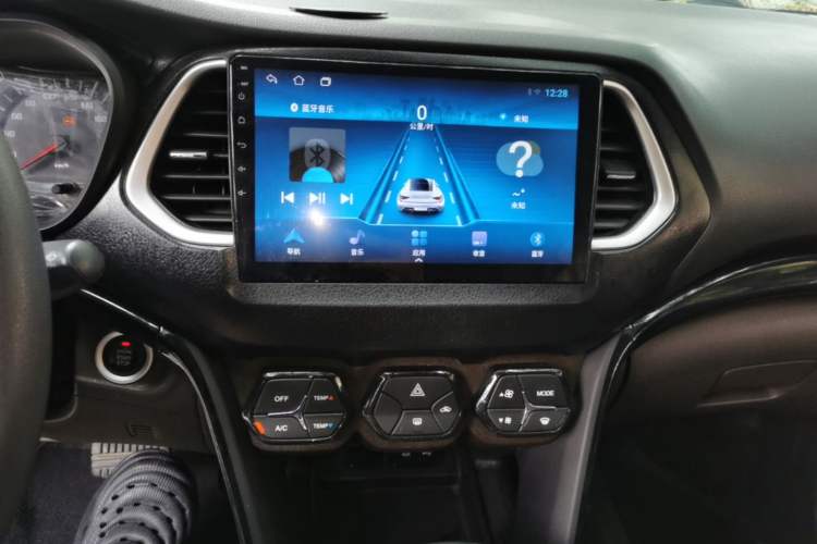 Used GAC Trumpchi GS4 2016 235T G-DCT Elite Edition Audio And AC Panel