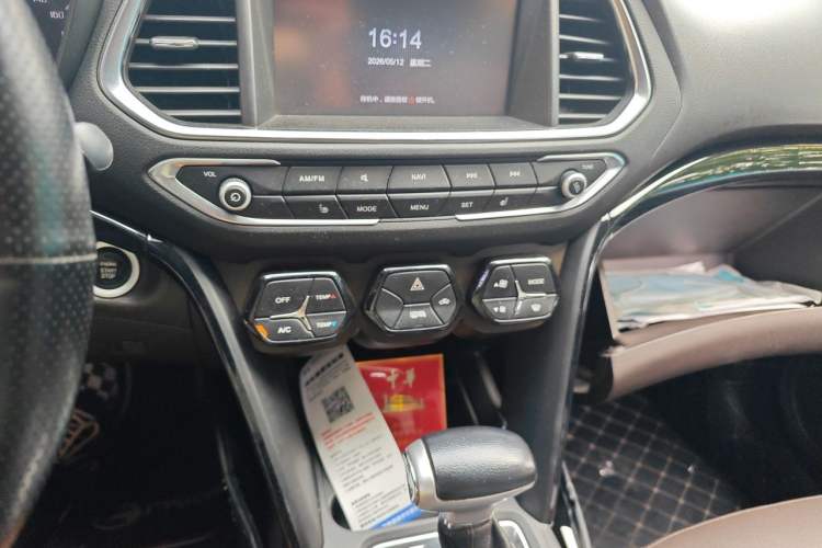 Used GAC Trumpchi GS4 2016 235T G-DCT Luxury Edition Audio And AC Panel