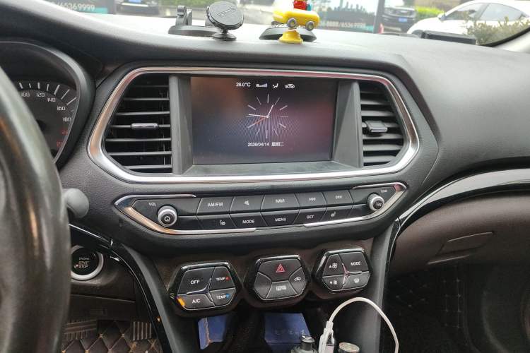 Used GAC Trumpchi GS4 2016 235T G-DCT Luxury Edition Audio And AC Panel