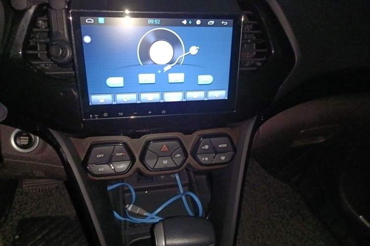 Used GAC Trumpchi GS4 2016 235T G-DCT Elite Edition Audio And AC Panel