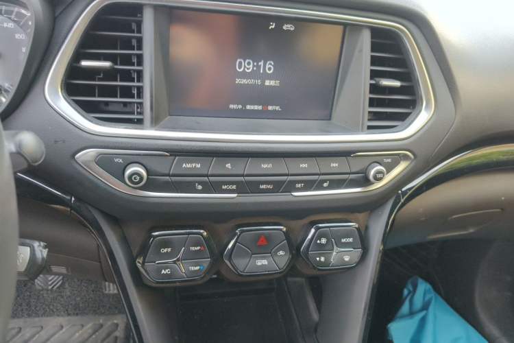 Used GAC Trumpchi GS4 2016 235T Manual Luxury Edition Audio And AC Panel