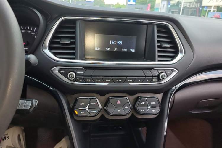 Used GAC Trumpchi GS4 2016 235T Manual Comfort Edition Audio And AC Panel
