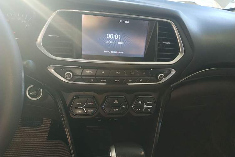 Used GAC Trumpchi GS4 2016 235T G-DCT Luxury Edition Audio And AC Panel