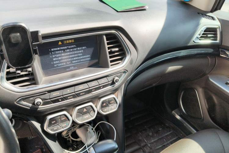 Used GAC Trumpchi GS4 2016 235T G-DCT Luxury Edition Audio And AC Panel