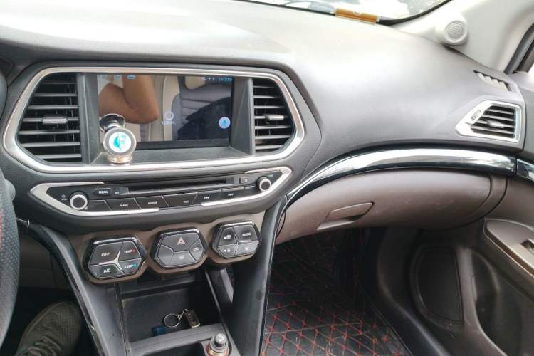 Used GAC Trumpchi GS4 2016 235T Manual Comfort Edition Audio And AC Panel