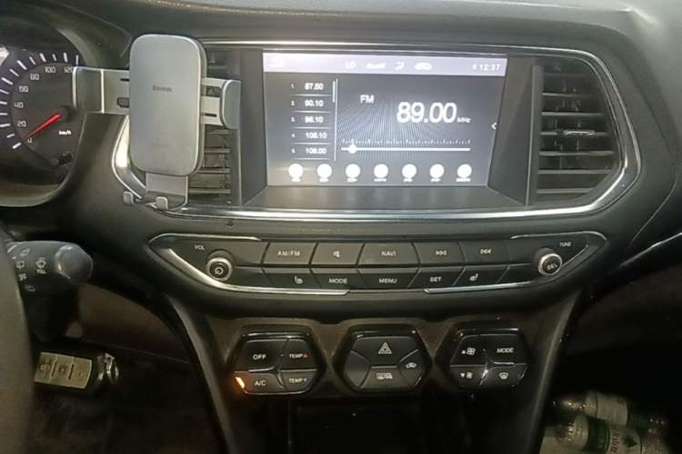 Used GAC Trumpchi GS4 2016 235T Manual Luxury Edition Audio And AC Panel