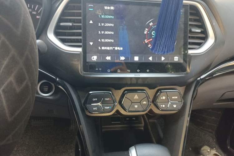 Used GAC Trumpchi GS4 2016 235T G-DCT Elite Edition Audio And AC Panel