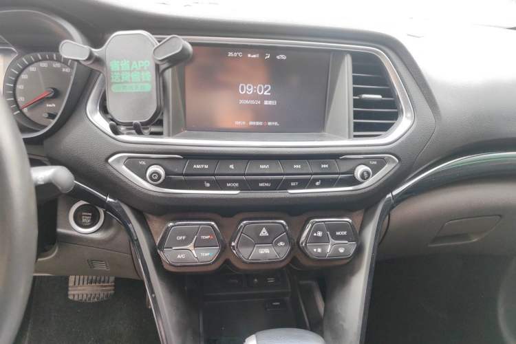 Used GAC Trumpchi GS4 2016 235T G-DCT Luxury Edition Audio And AC Panel