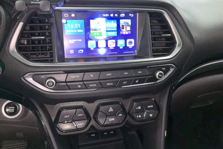 Used GAC Trumpchi GS4 2016 235T G-DCT Luxury Edition Audio And AC Panel