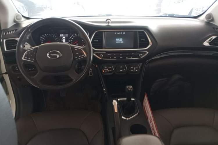 Used GAC Trumpchi GS4 2016 235T Manual Luxury Edition Center Console
