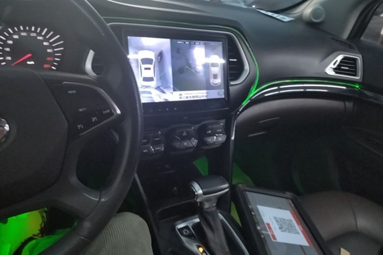 Used GAC Trumpchi GS4 2016 235T G-DCT Elite Edition Center Console