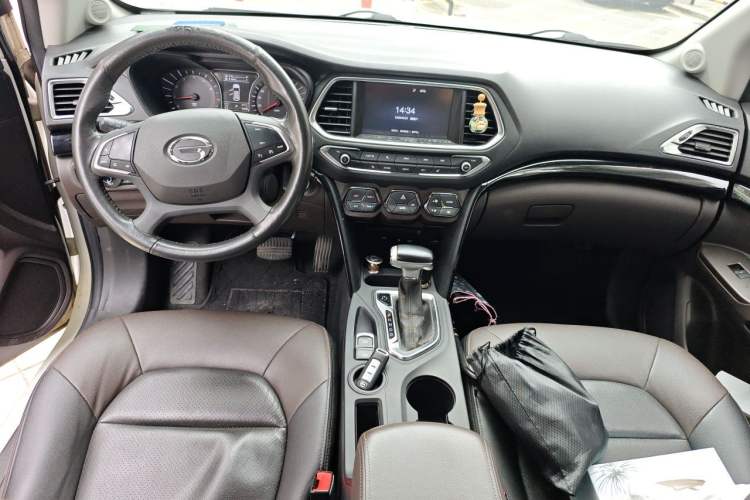 Used GAC Trumpchi GS4 2016 235T G-DCT Luxury Edition Center Console