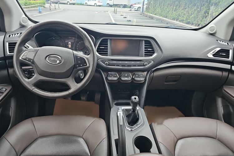 Used GAC Trumpchi GS4 2016 235T Manual Luxury Edition Center Console