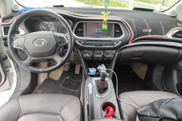Used GAC Trumpchi GS4 2016 235T Manual Luxury Edition Center Console
