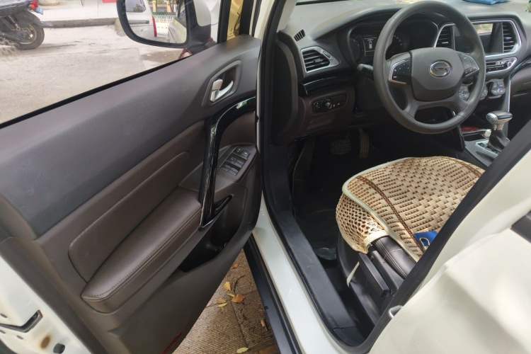 Used GAC Trumpchi GS4 2016 235T G-DCT Elite Edition Driver Seat