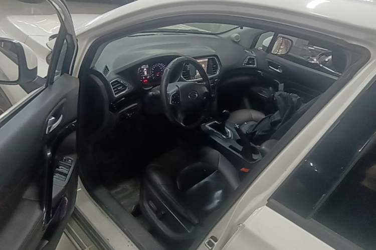 Used GAC Trumpchi GS4 2016 235T Manual Luxury Edition Driver Seat