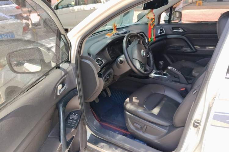 Used GAC Trumpchi GS4 2016 235T Manual Luxury Edition Driver Seat