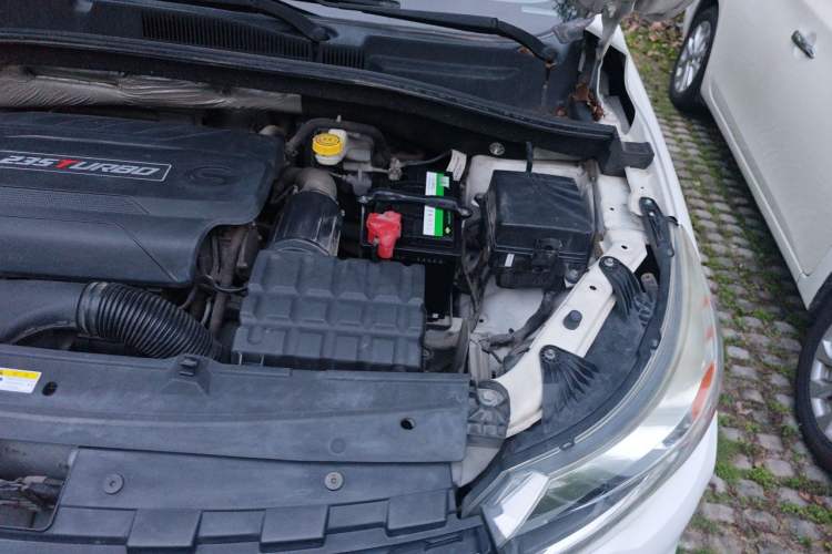 Used GAC Trumpchi GS4 2016 235T G-DCT Luxury Edition Engine Bay Left