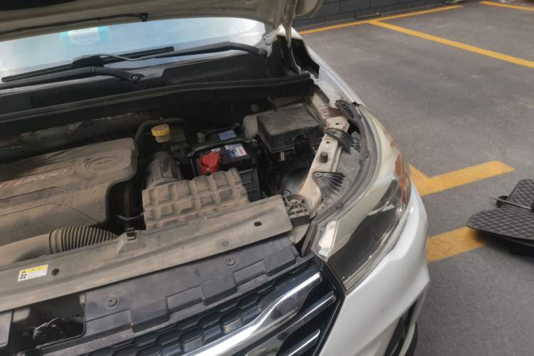 Used GAC Trumpchi GS4 2016 235T G-DCT Luxury Edition Engine Bay Left