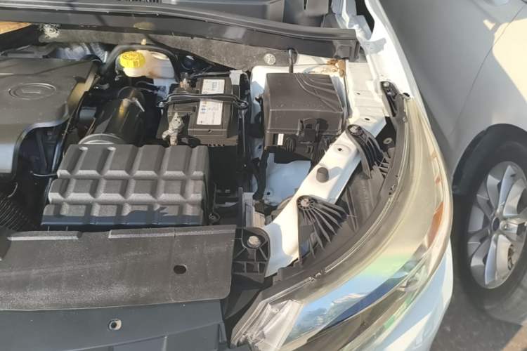 Used GAC Trumpchi GS4 2016 235T G-DCT Luxury Edition Engine Bay Left