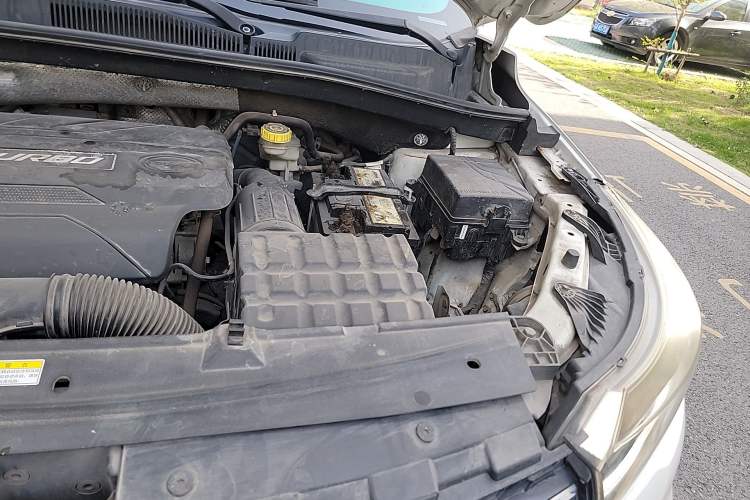 Used GAC Trumpchi GS4 2016 235T Manual Luxury Edition Engine Bay Left