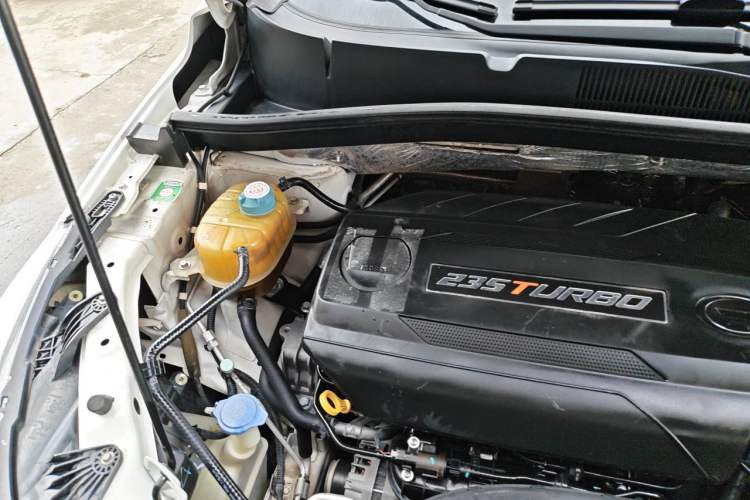 Used GAC Trumpchi GS4 2016 235T G-DCT Luxury Edition Engine Bay Right