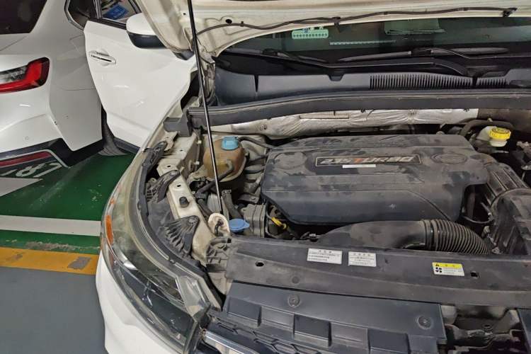 Used GAC Trumpchi GS4 2016 235T G-DCT Luxury Edition Engine Bay Right