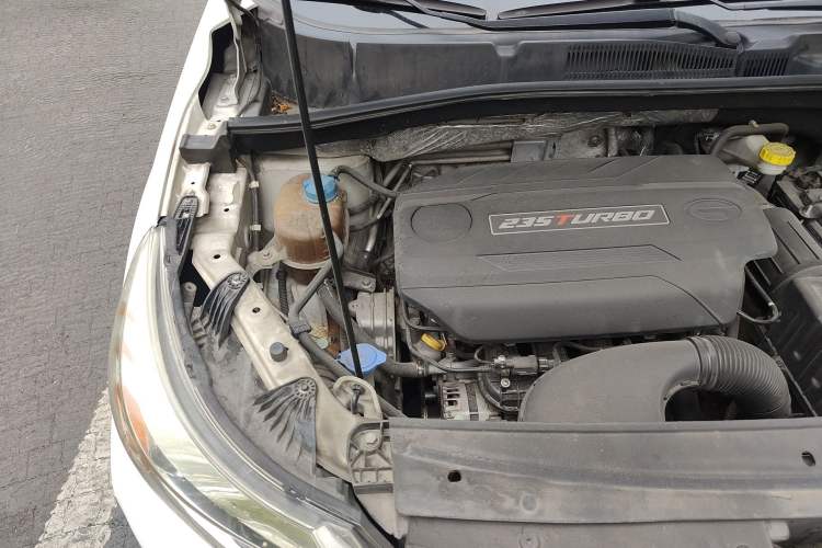 Used GAC Trumpchi GS4 2016 235T G-DCT Luxury Edition Engine Bay Right