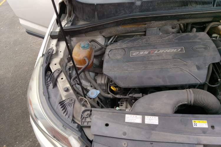 Used GAC Trumpchi GS4 2016 235T G-DCT Luxury Edition Engine Bay Right
