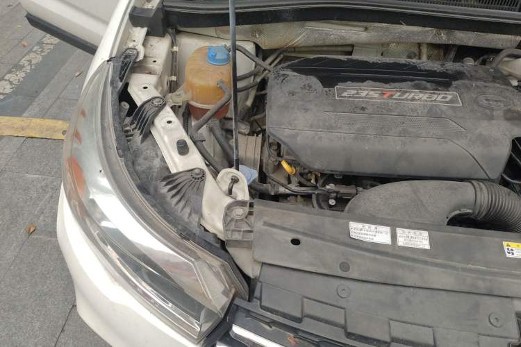 Used GAC Trumpchi GS4 2016 235T Manual Luxury Edition Engine Bay Right