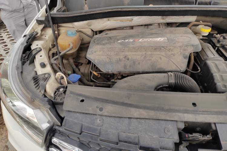 Used GAC Trumpchi GS4 2016 235T G-DCT Luxury Edition Engine Bay Right
