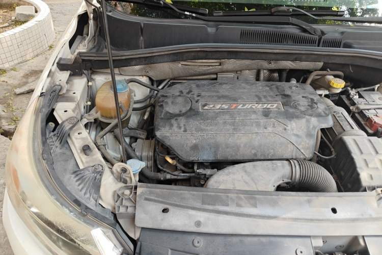Used GAC Trumpchi GS4 2016 235T Manual Luxury Edition Engine Bay Right