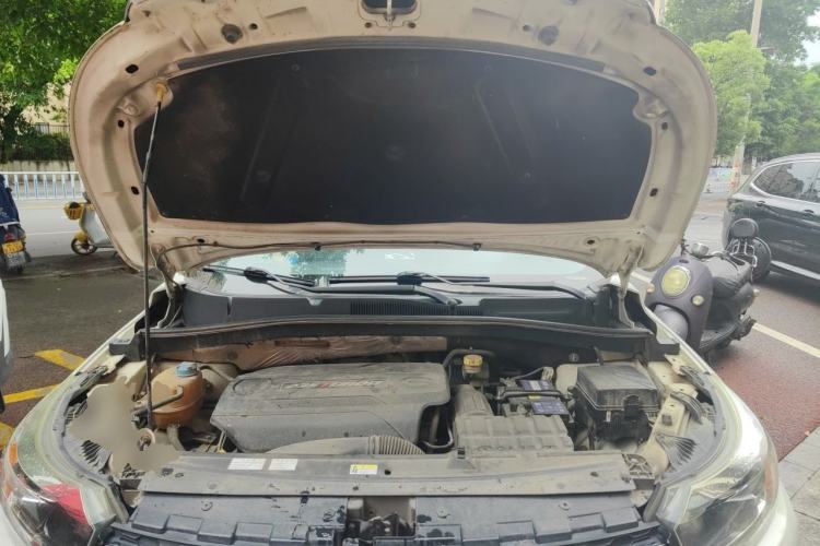 Used GAC Trumpchi GS4 2016 235T Manual Luxury Edition Engine Bay