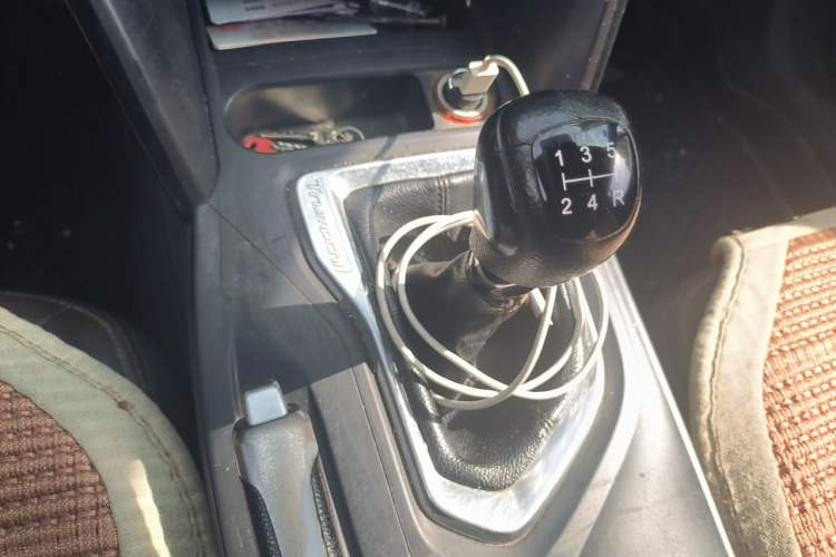 Used GAC Trumpchi GS4 2016 235T Manual Luxury Edition Gear Lever