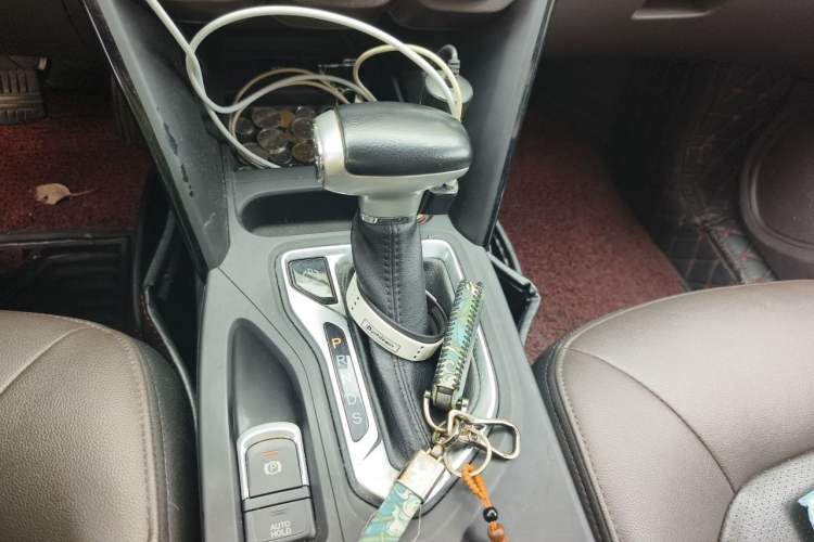 Used GAC Trumpchi GS4 2016 235T G-DCT Luxury Edition Gear Lever